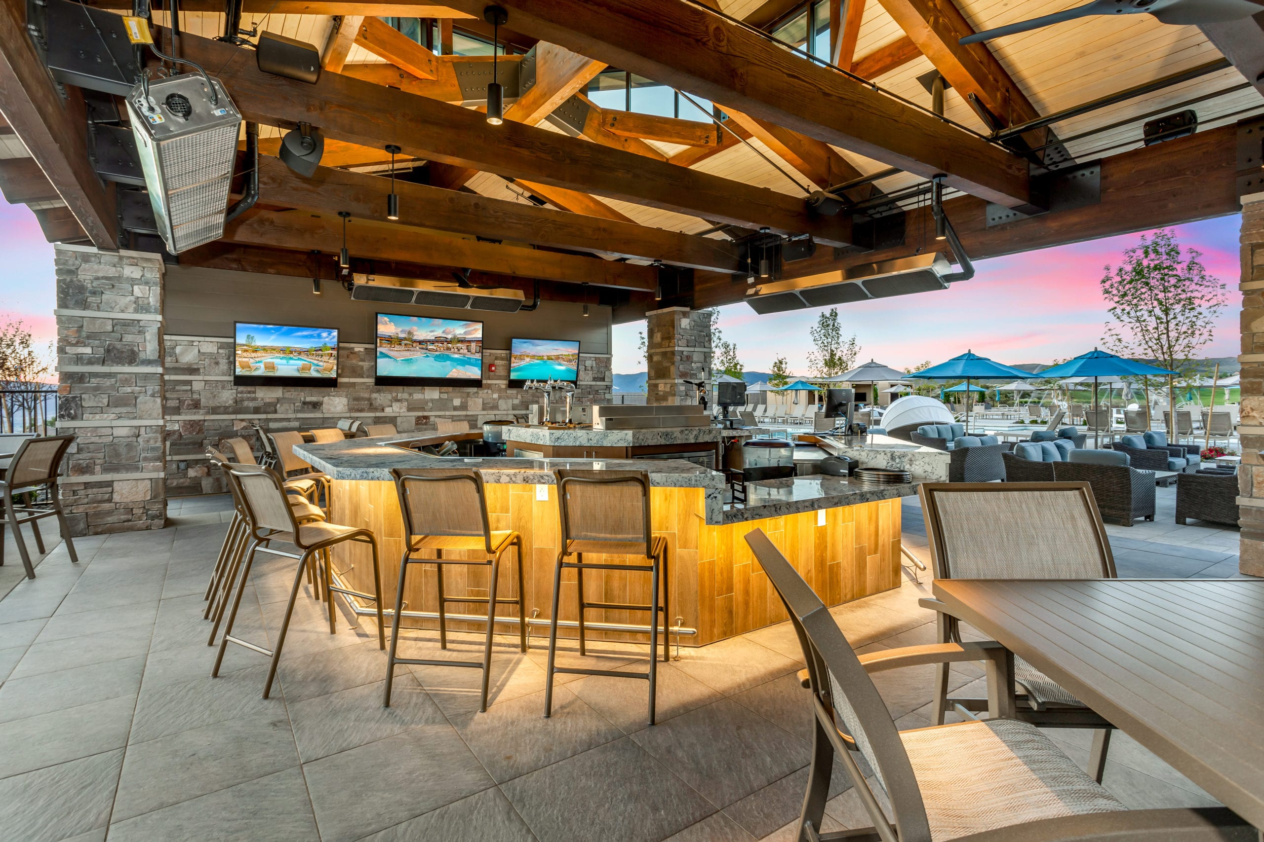 GD0A4436 POOL BAR